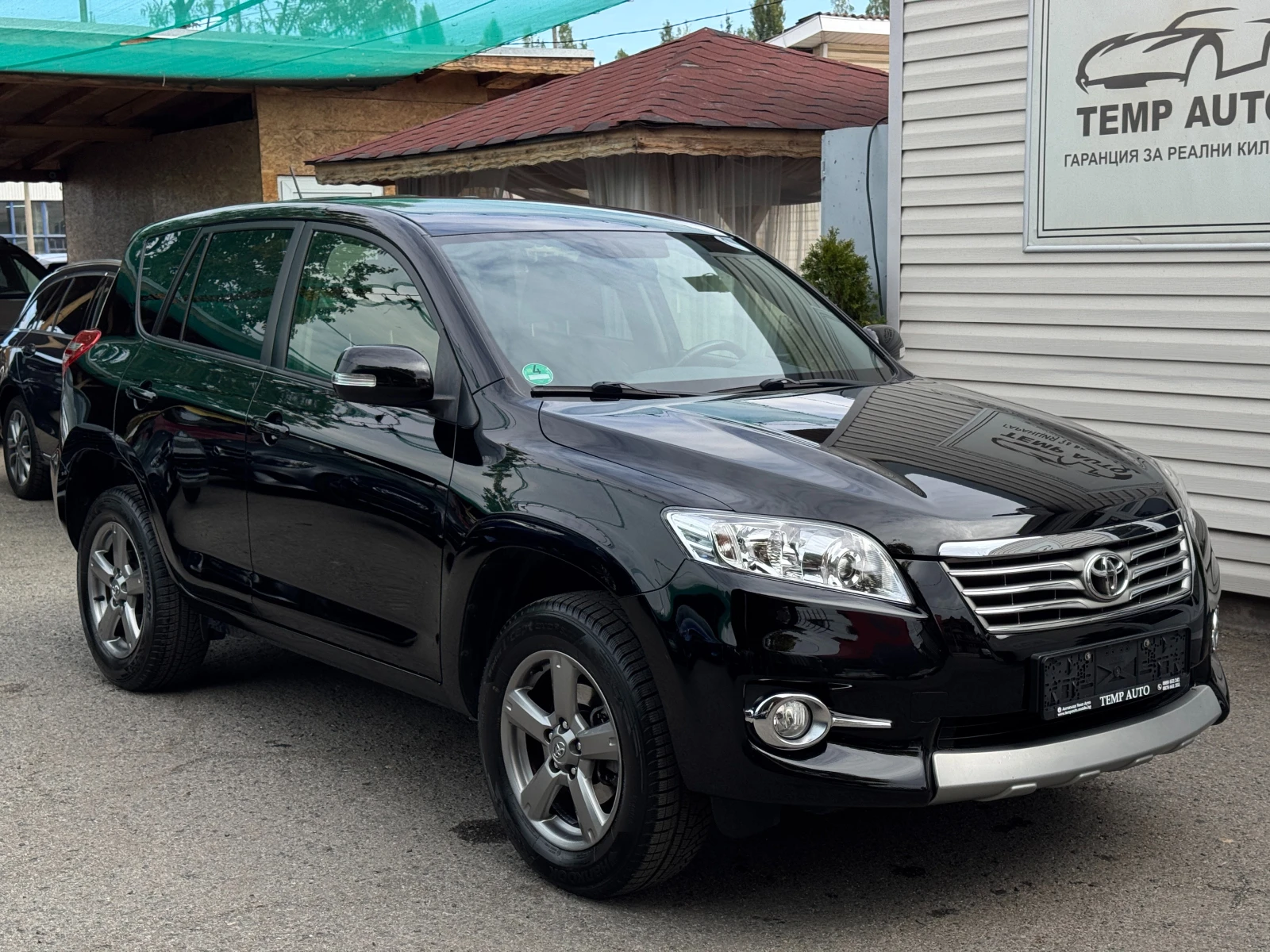 Toyota Rav4 2.0i* 4x4* СЕРВИЗНА КНИЖКА С ПЪЛНА ИСТОРИЯ  - изображение 3