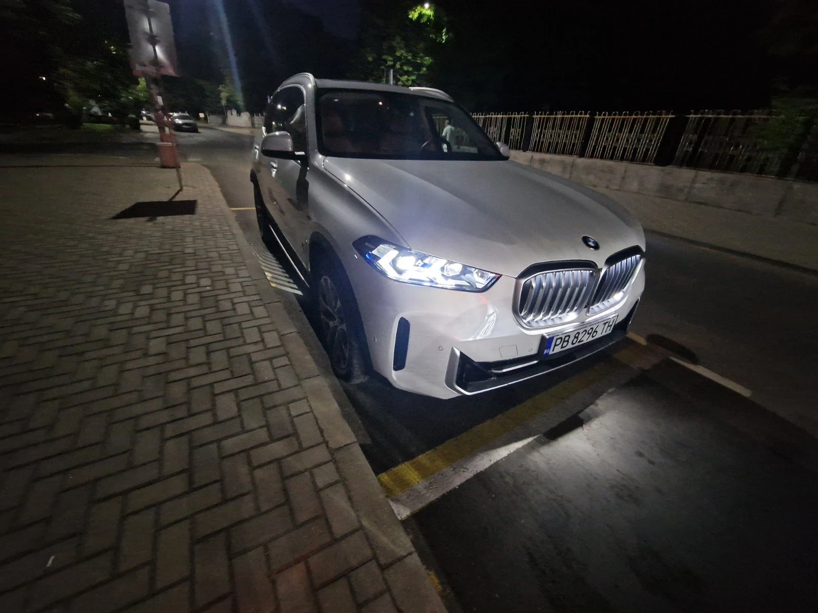 BMW X5 xDrive40i 6+ 1 - изображение 2