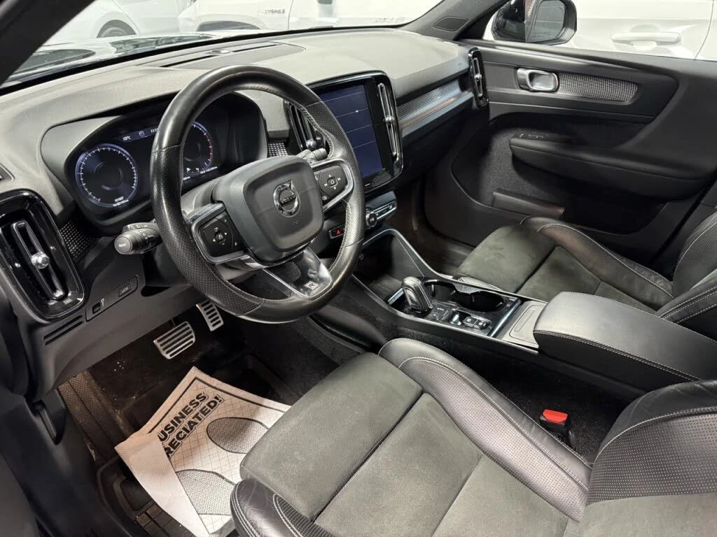 Volvo XC40 T5* R-Design* AWD* Автокредит* (ЦЕНА ДО БГ)*  - изображение 8