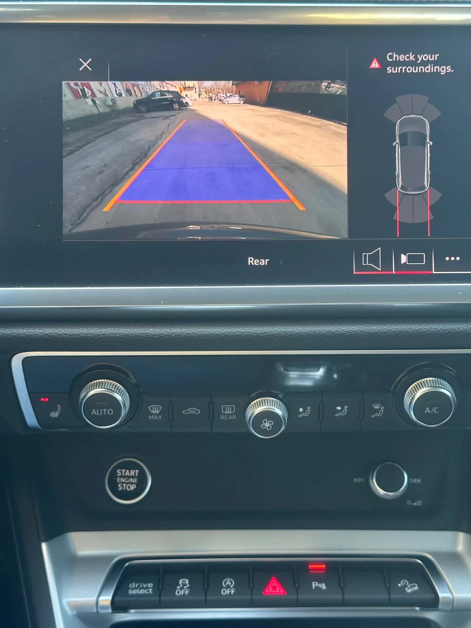 Audi Q3, снимка 8 - Автомобили и джипове - 53735897