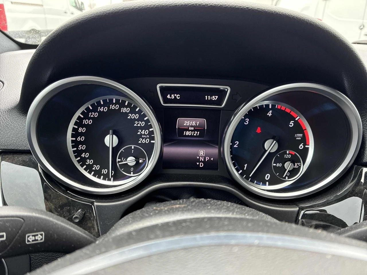 Mercedes-Benz ML 350 BlueTech* 360* Distronic* Пано* H&K* Въздух, снимка 7 - Автомобили и джипове - 54079360