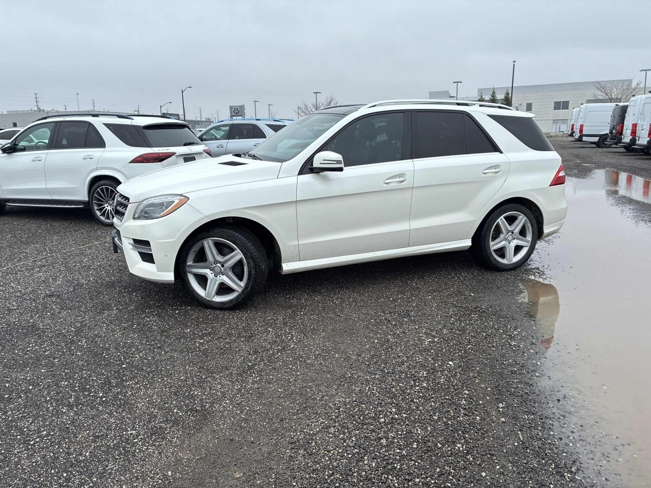 Mercedes-Benz ML 350 BlueTech* 360* Distronic* Пано* H&K* Въздух, снимка 2 - Автомобили и джипове - 54079360