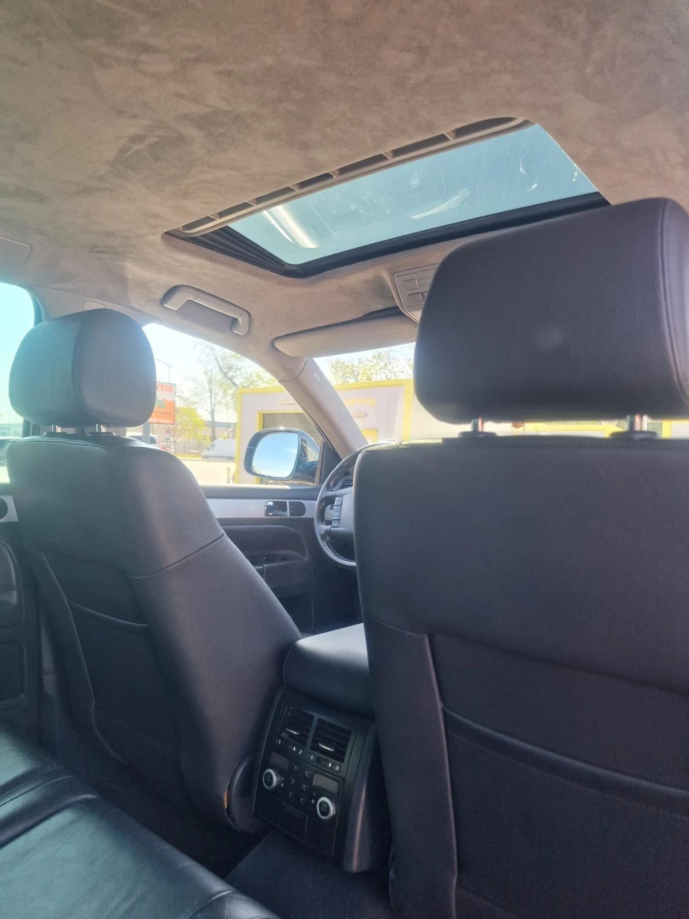 VW Touareg 3.0 TDI 224 Коня, снимка 10 - Автомобили и джипове - 54339515