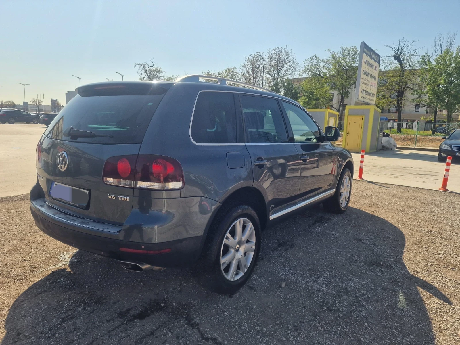 VW Touareg 3.0 TDI 224 Коня, снимка 3 - Автомобили и джипове - 54339515