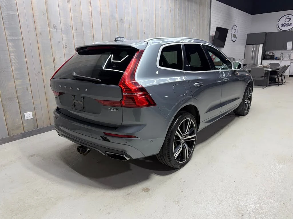 Volvo XC60 T6 R-design AWD/Keyless/Lane Assist/B&W, снимка 4 - Автомобили и джипове - 54510927