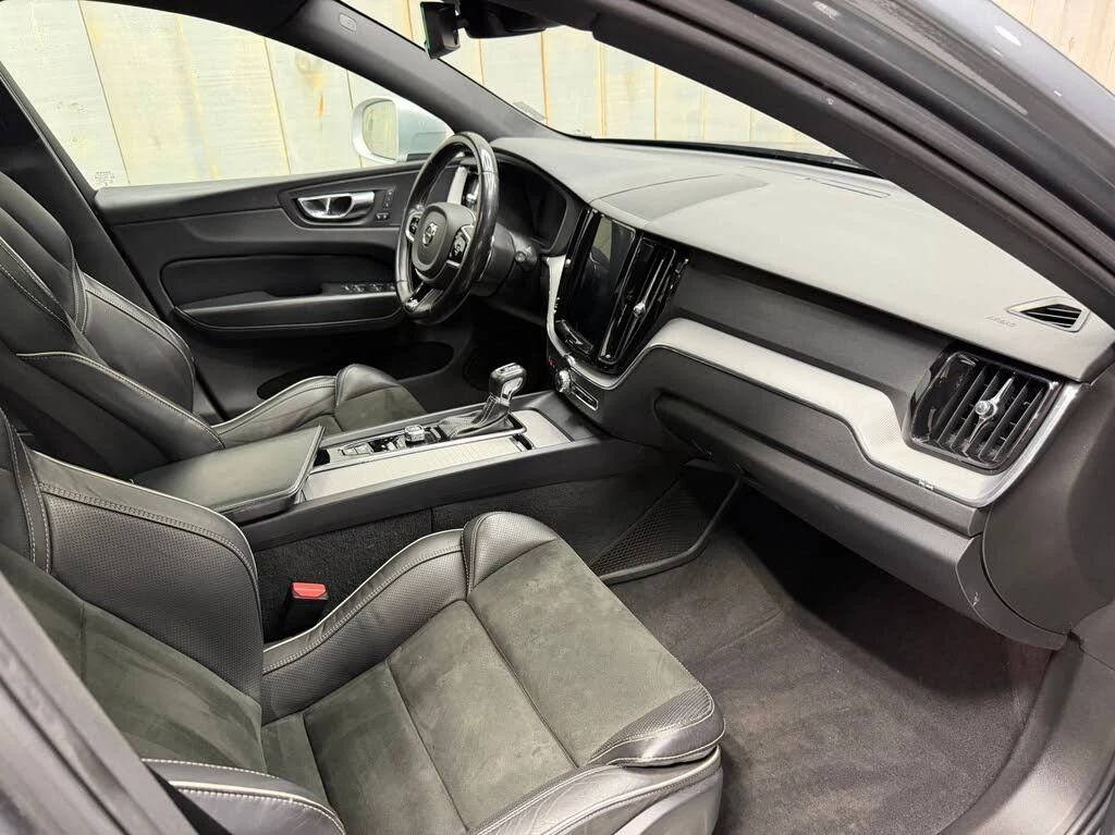 Volvo XC60 T6 R-design AWD/Keyless/Lane Assist/B&W, снимка 12 - Автомобили и джипове - 54510927