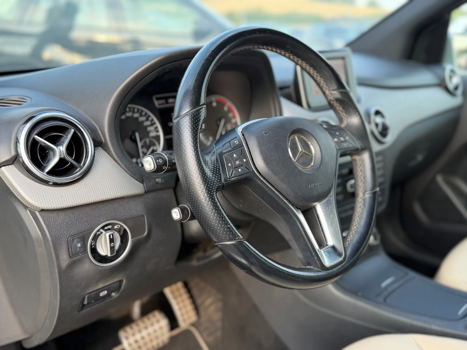 Mercedes-Benz B 180 * 1.8-110* ИТАЛИЯ* EURO 5* NAVI* CAMERA* , снимка 13 - Автомобили и джипове - 55123575