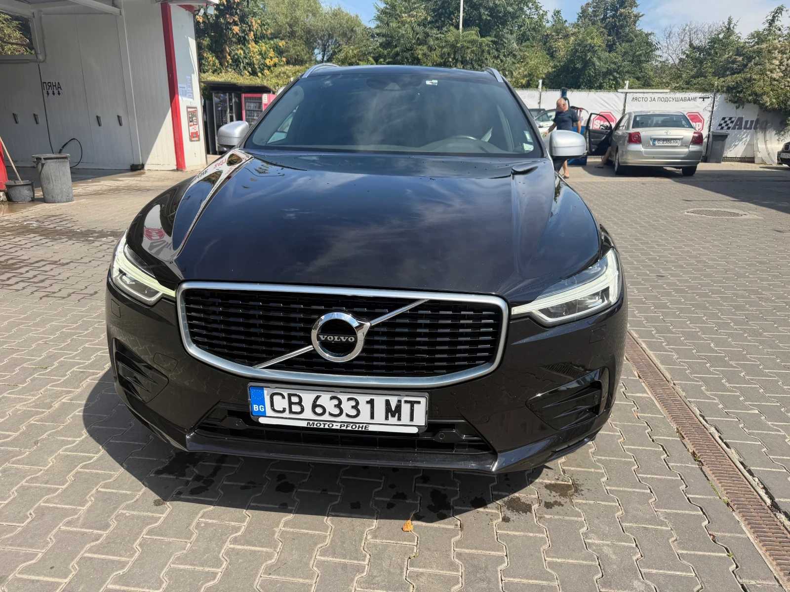 Volvo XC60 R-DESIGN, снимка 4 - Автомобили и джипове - 55962950