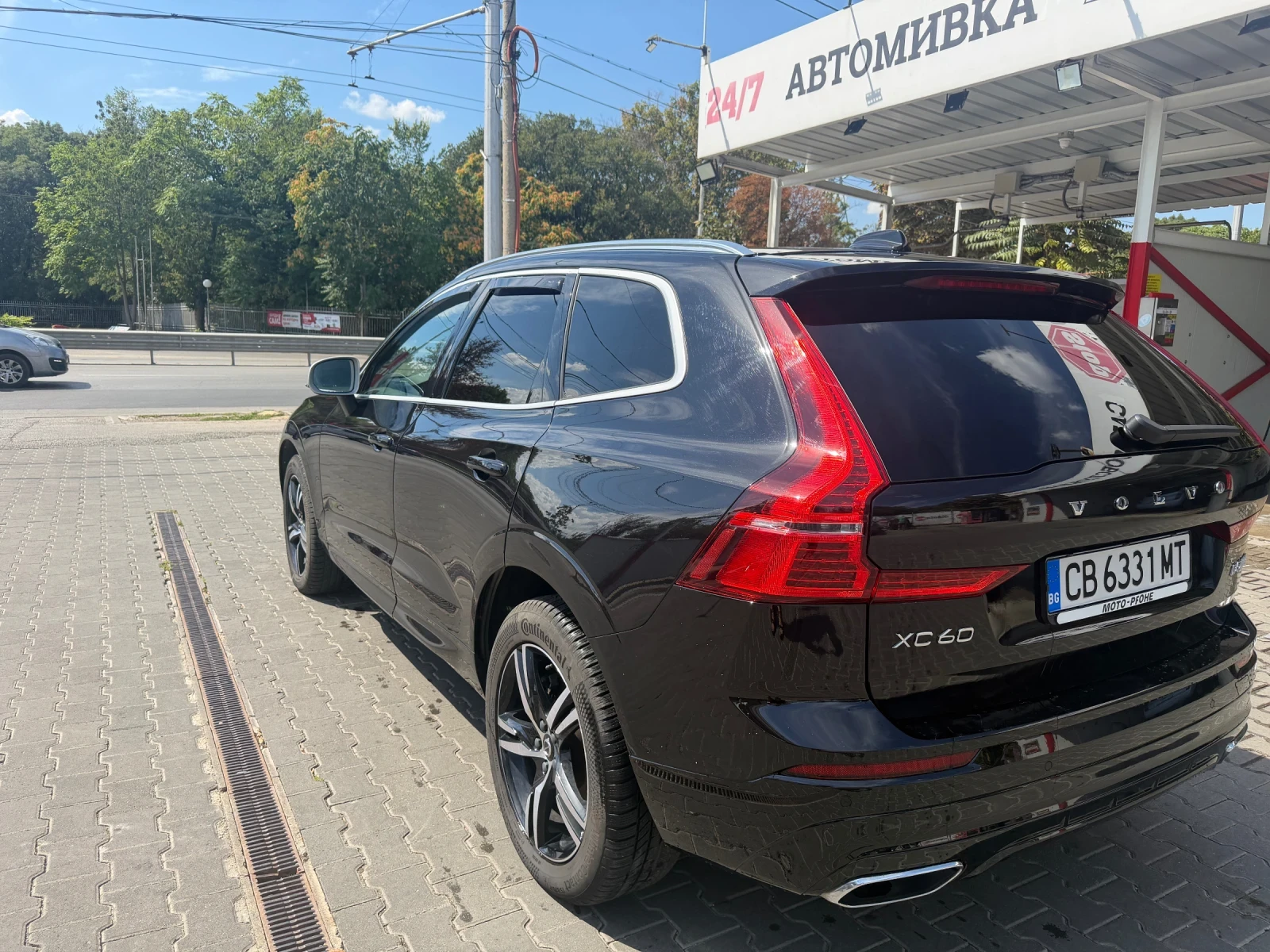 Volvo XC60 R-DESIGN, снимка 6 - Автомобили и джипове - 55962950