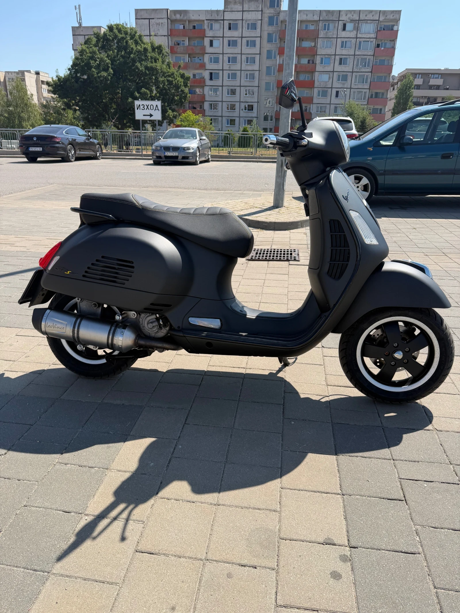 Vespa 300 GTS, снимка 4 - Мотоциклети и мототехника - 55630825