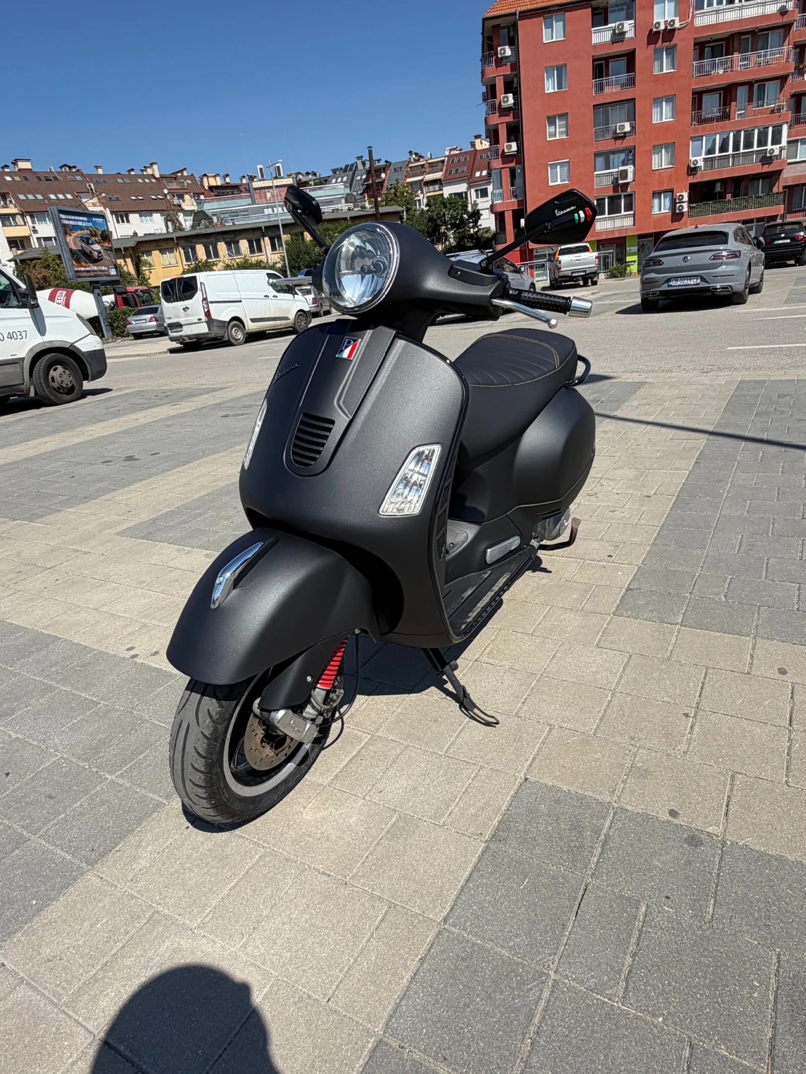 Vespa 300 GTS, снимка 7 - Мотоциклети и мототехника - 55630825