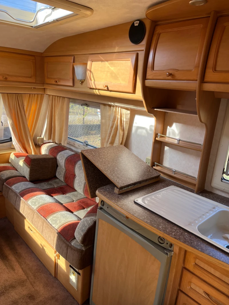 Каравана Coachmen Vip, снимка 14 - Каравани и кемпери - 48646166