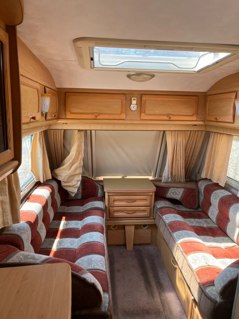 Каравана Coachmen Vip, снимка 8 - Каравани и кемпери - 48646166