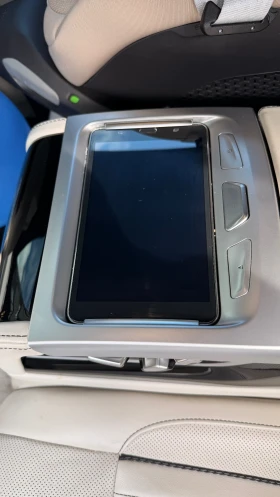 BMW 750 БМВ с пълна сервизна история, снимка 11
