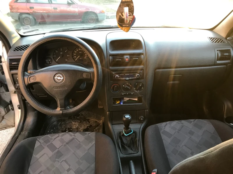 Opel Astra 1, 7 TD, снимка 8 - Автомобили и джипове - 48411064