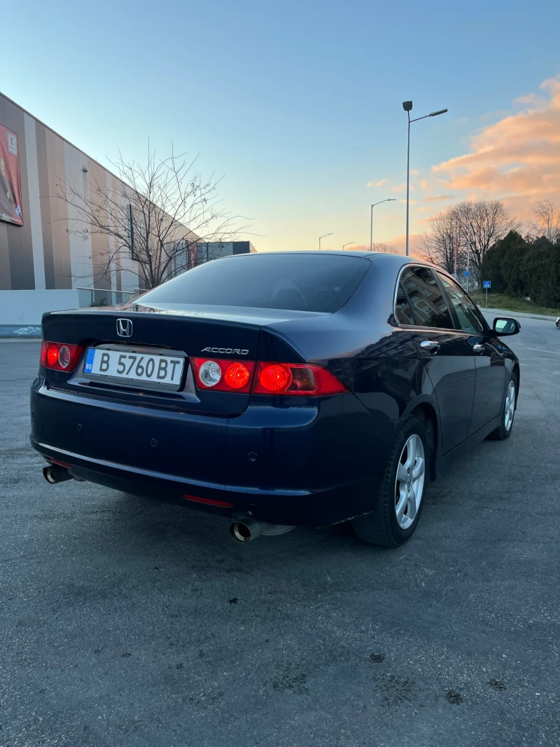 Honda Accord 2.4i v-tec, снимка 5 - Автомобили и джипове - 49062255