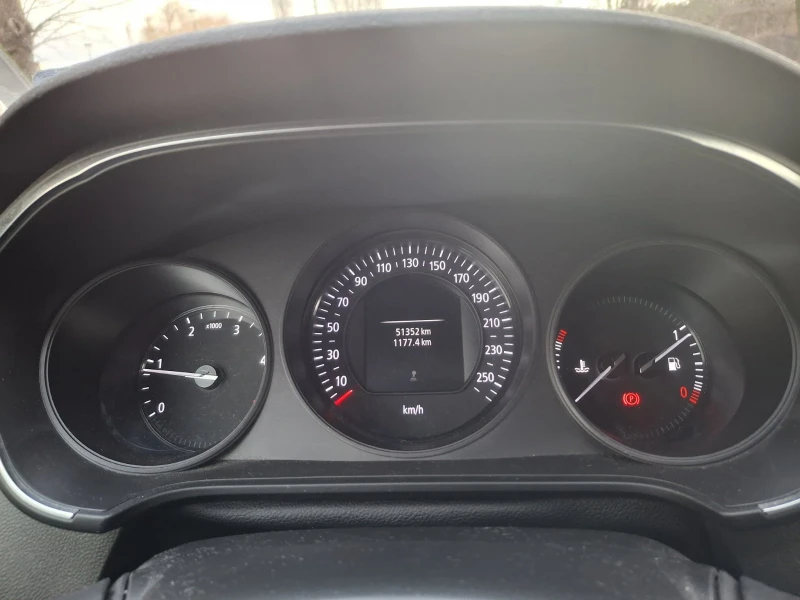Renault Megane 1.5 dci, снимка 7 - Автомобили и джипове - 51126534