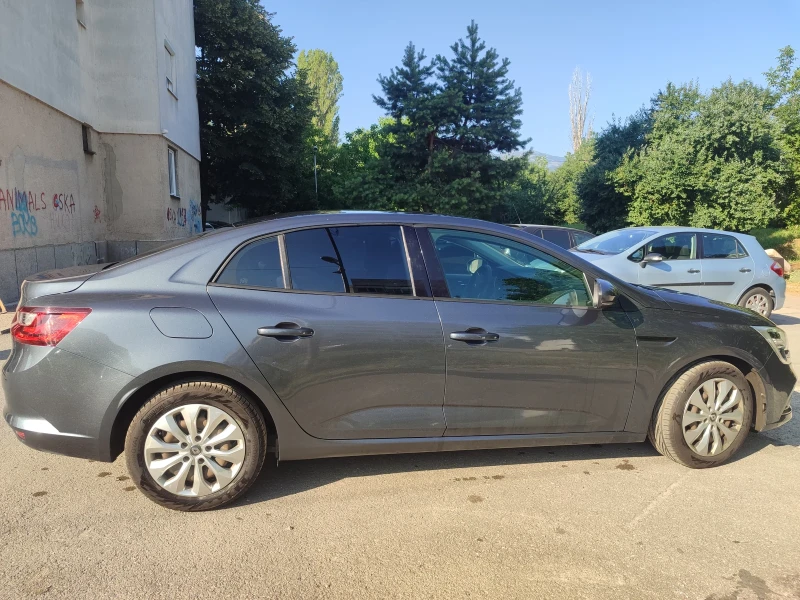 Renault Megane 1.5 dci, снимка 3 - Автомобили и джипове - 51126534