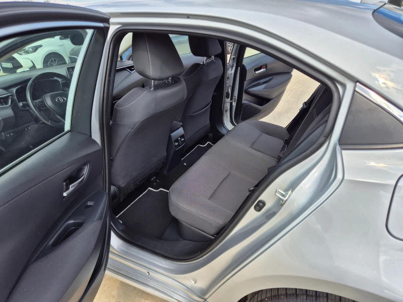 Toyota Corolla EXECUTIVE 1.8 HYBRID A/T= B- ГАРАНЦИЯ, снимка 12 - Автомобили и джипове - 51065706