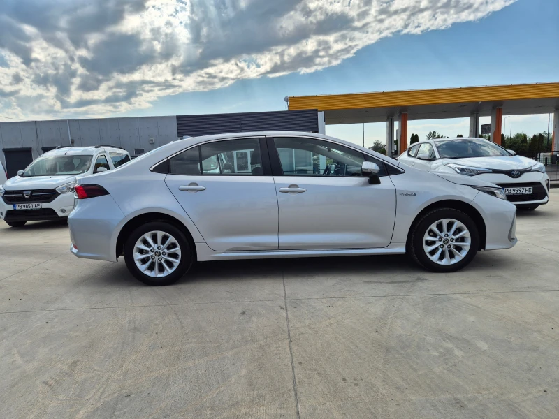 Toyota Corolla EXECUTIVE 1.8 HYBRID A/T= B- ГАРАНЦИЯ, снимка 6 - Автомобили и джипове - 51065706