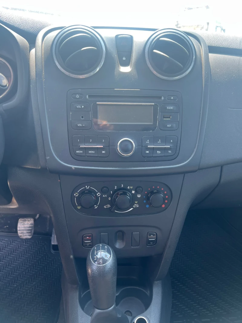 Dacia Logan MCV 1, 2 GAZ inj., снимка 11 - Автомобили и джипове - 51441905