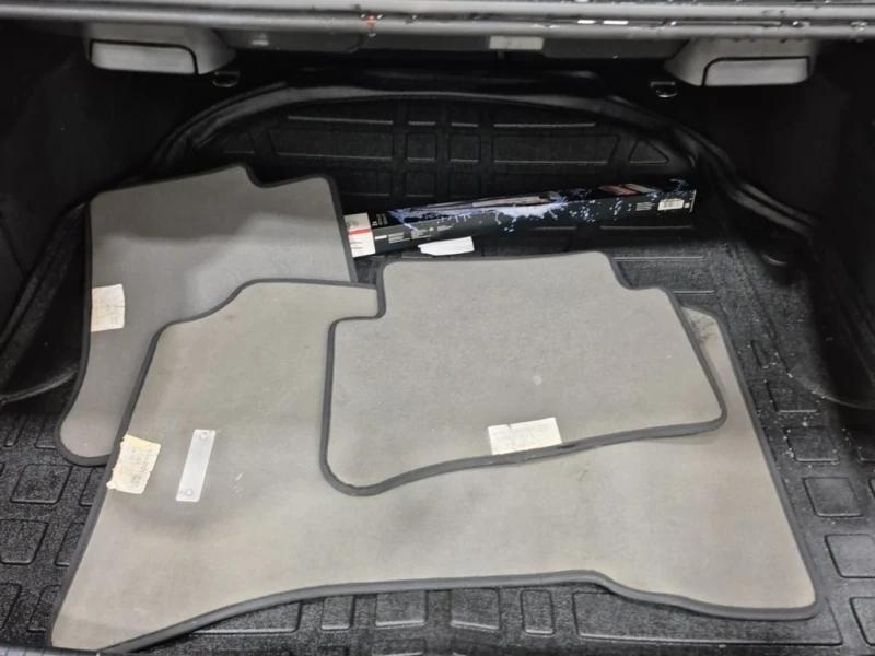 Mercedes-Benz E 350 * 300 * CARFAX * БЕЗ ПЪРВОНАЧАЛНА ВНОСКА, снимка 16 - Автомобили и джипове - 52696888