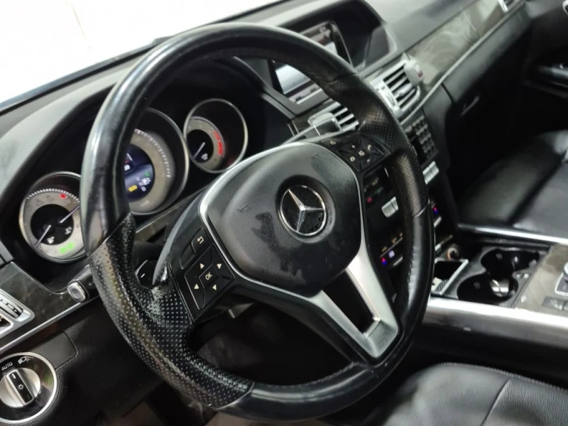 Mercedes-Benz E 350 * 300 * CARFAX * БЕЗ ПЪРВОНАЧАЛНА ВНОСКА, снимка 11 - Автомобили и джипове - 52696888