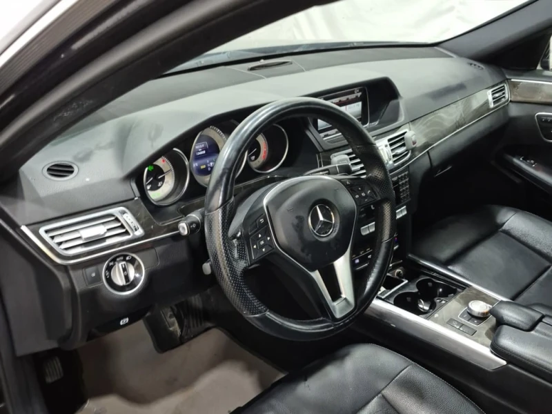Mercedes-Benz E 350 * 300 * CARFAX * БЕЗ ПЪРВОНАЧАЛНА ВНОСКА, снимка 9 - Автомобили и джипове - 52696888