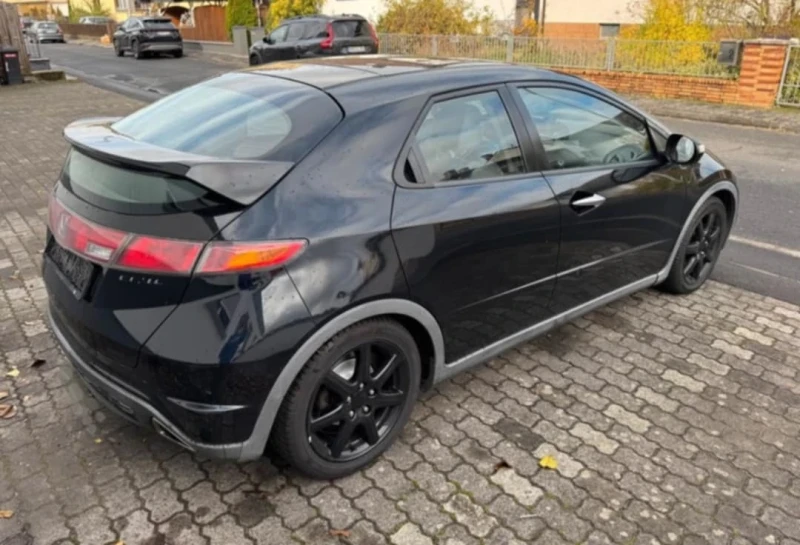 Honda Civic 1, 8 executive , снимка 4 - Автомобили и джипове - 52806429