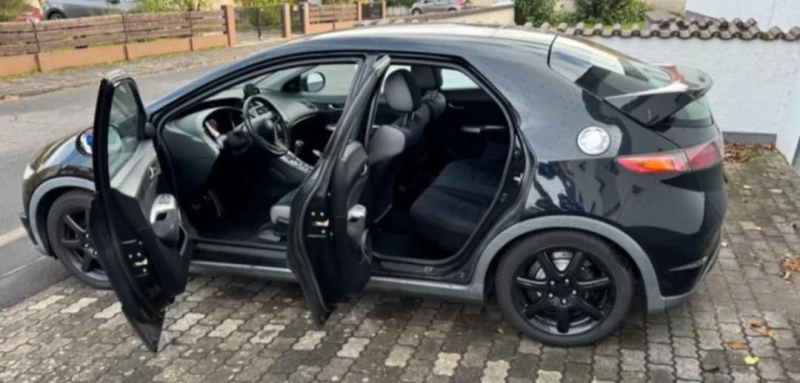 Honda Civic 1, 8 executive , снимка 5 - Автомобили и джипове - 52806429