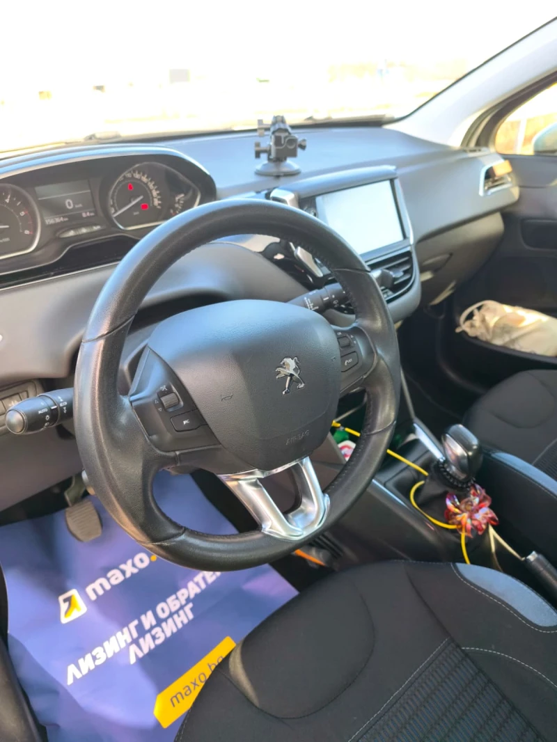 Peugeot 208, снимка 10 - Автомобили и джипове - 53209412