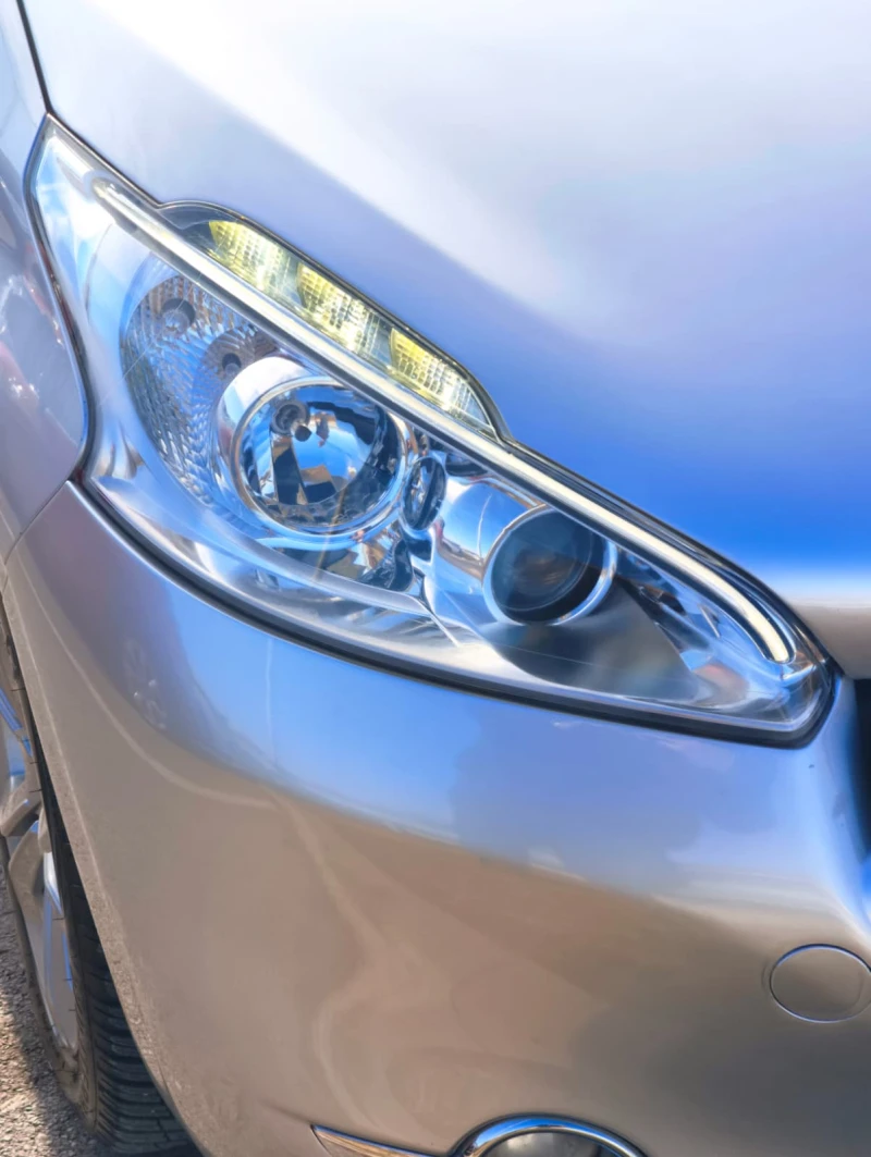 Peugeot 208, снимка 16 - Автомобили и джипове - 53209412