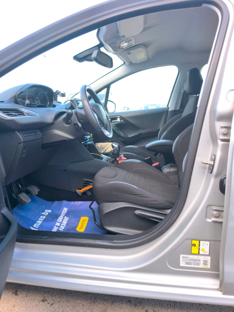 Peugeot 208, снимка 7 - Автомобили и джипове - 53209412