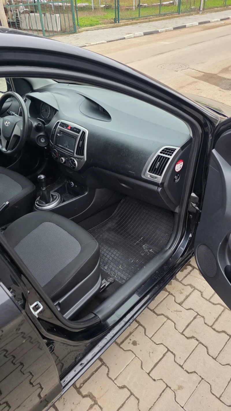 Hyundai I20, снимка 8 - Автомобили и джипове - 53527441