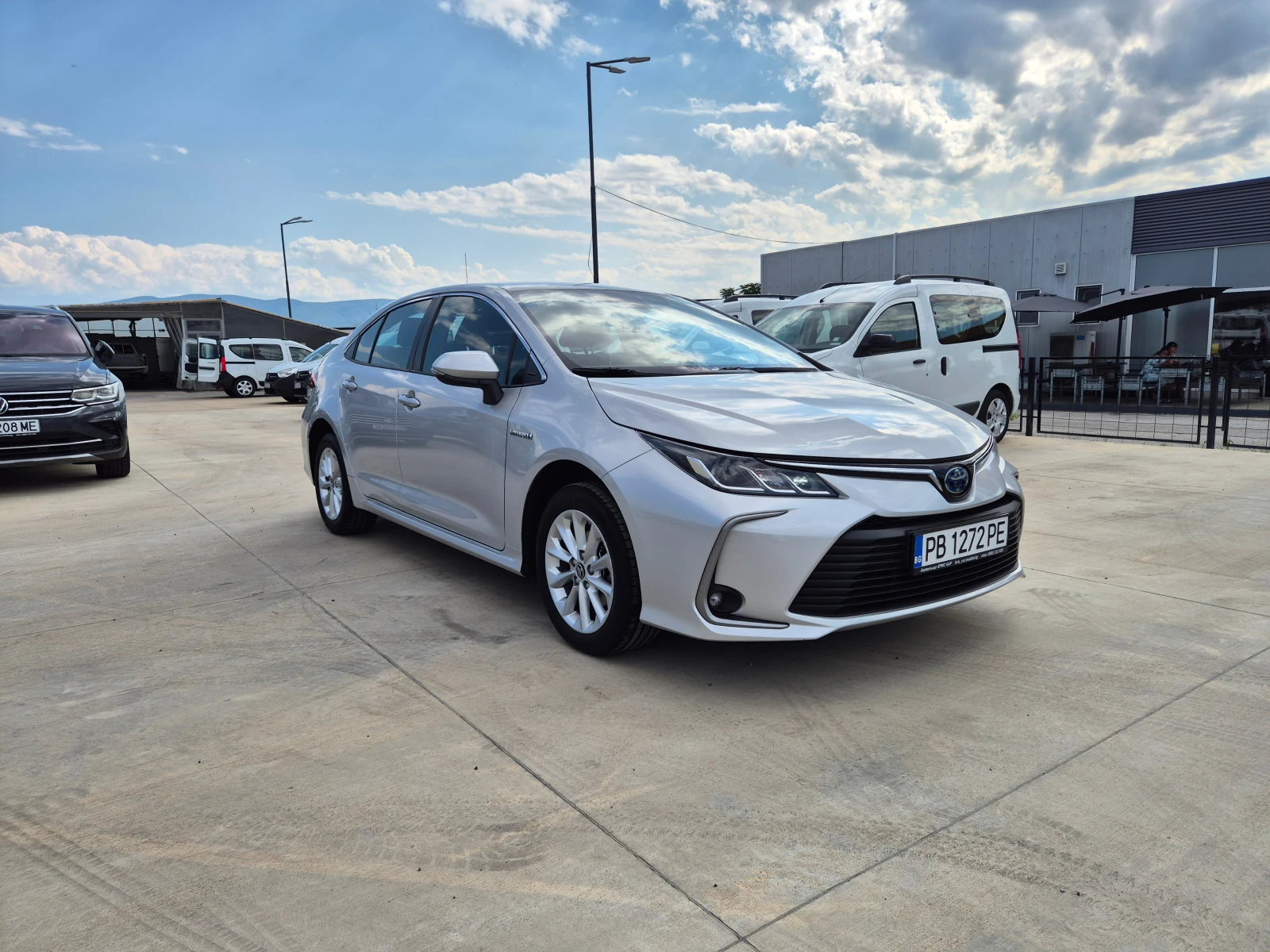 Toyota Corolla EXECUTIVE 1.8 HYBRID A/T= B- ГАРАНЦИЯ - изображение 7