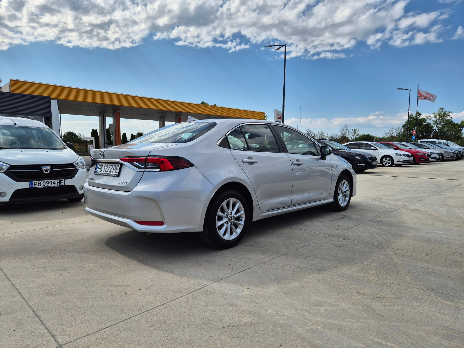 Toyota Corolla EXECUTIVE 1.8 HYBRID A/T= B- ГАРАНЦИЯ - изображение 5