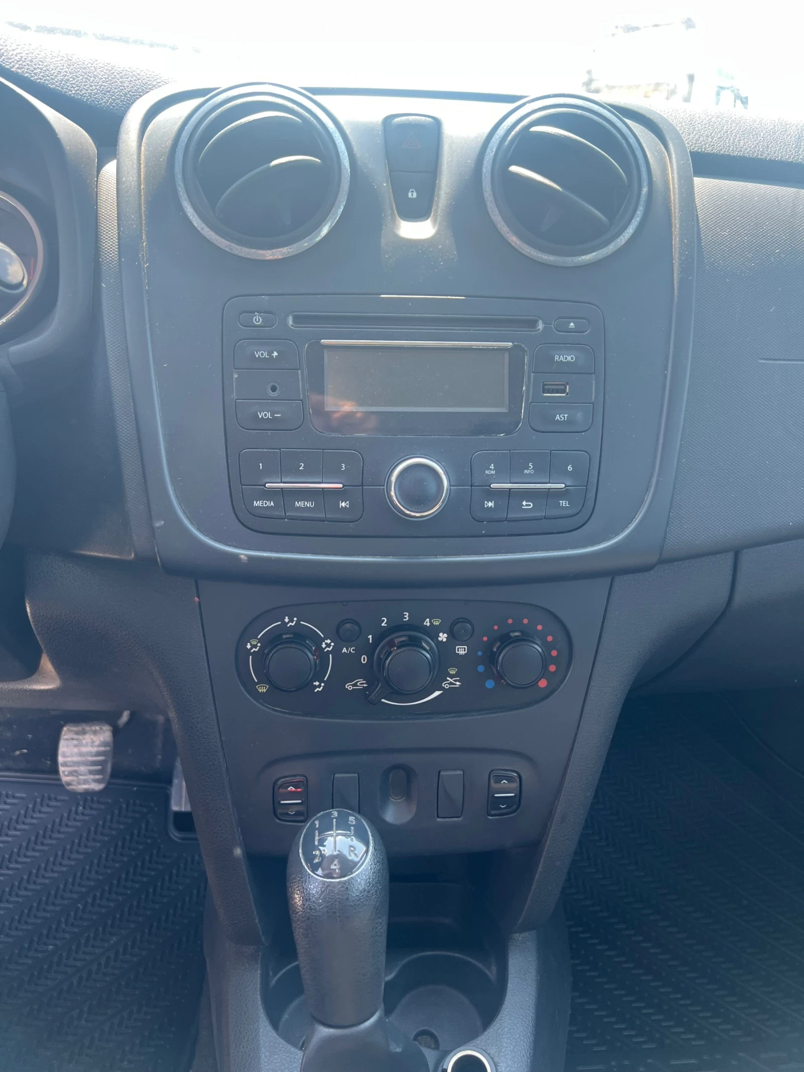 Dacia Logan MCV 1, 2 GAZ inj. | Mobile.bg � ����������� 11