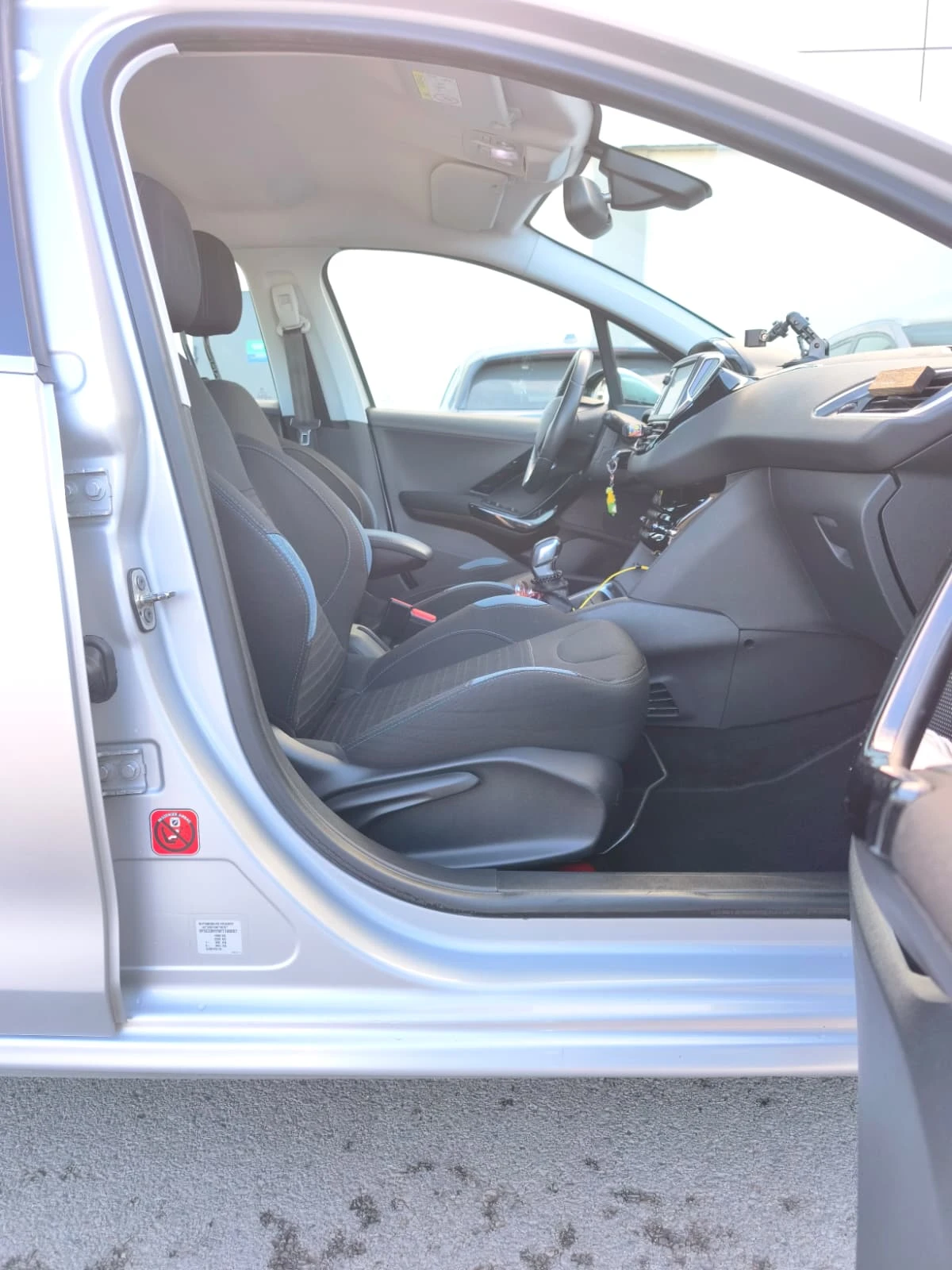 Peugeot 208 | Mobile.bg � ����������� 12