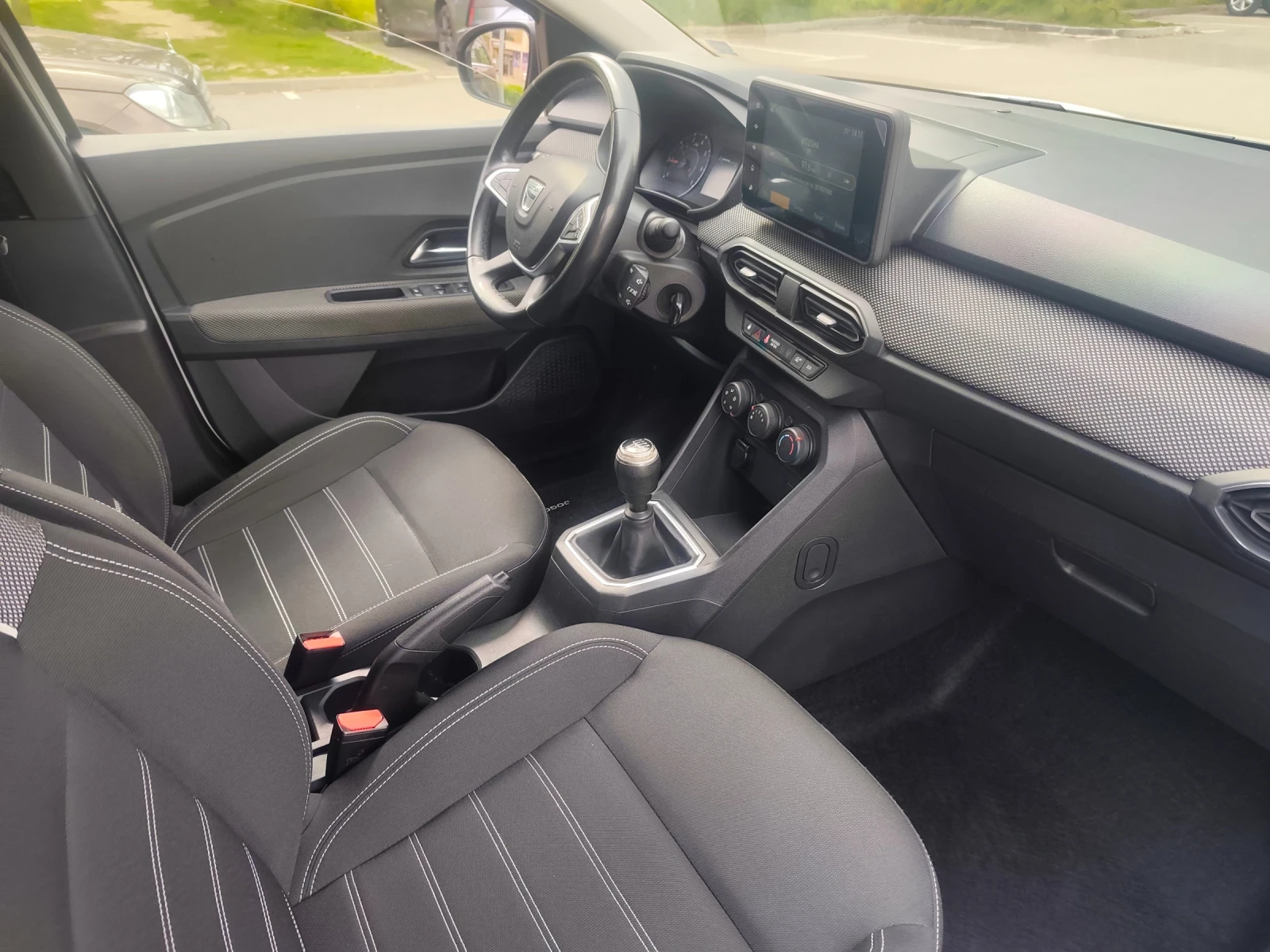 Dacia Jogger 1.0 газ, снимка 17 - Автомобили и джипове - 54358872