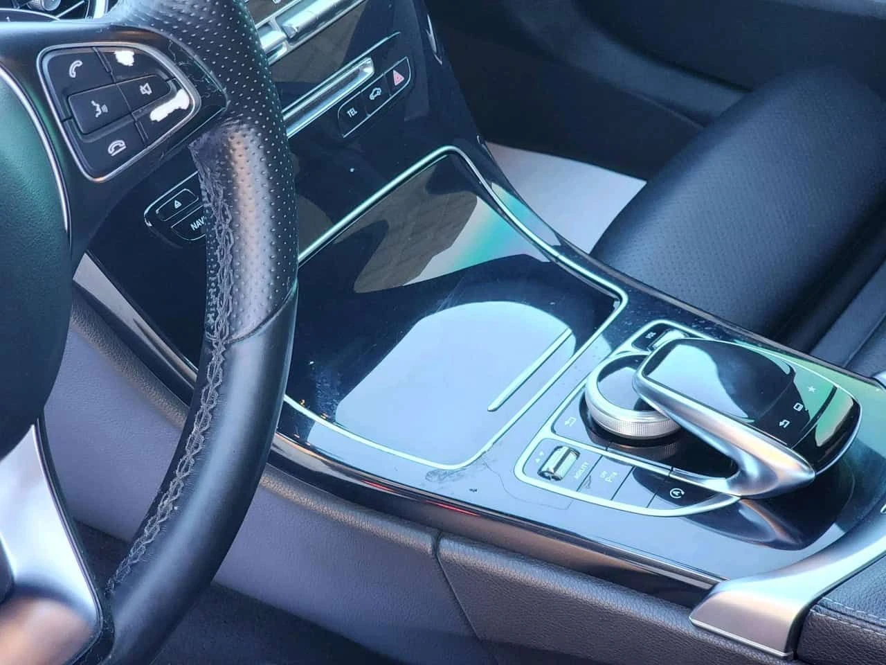 Mercedes-Benz C 400 KEYLESS * SUNROOF * ОТ ПРЕДСТАВИТЕЛСТВО, снимка 15 - Автомобили и джипове - 54427244