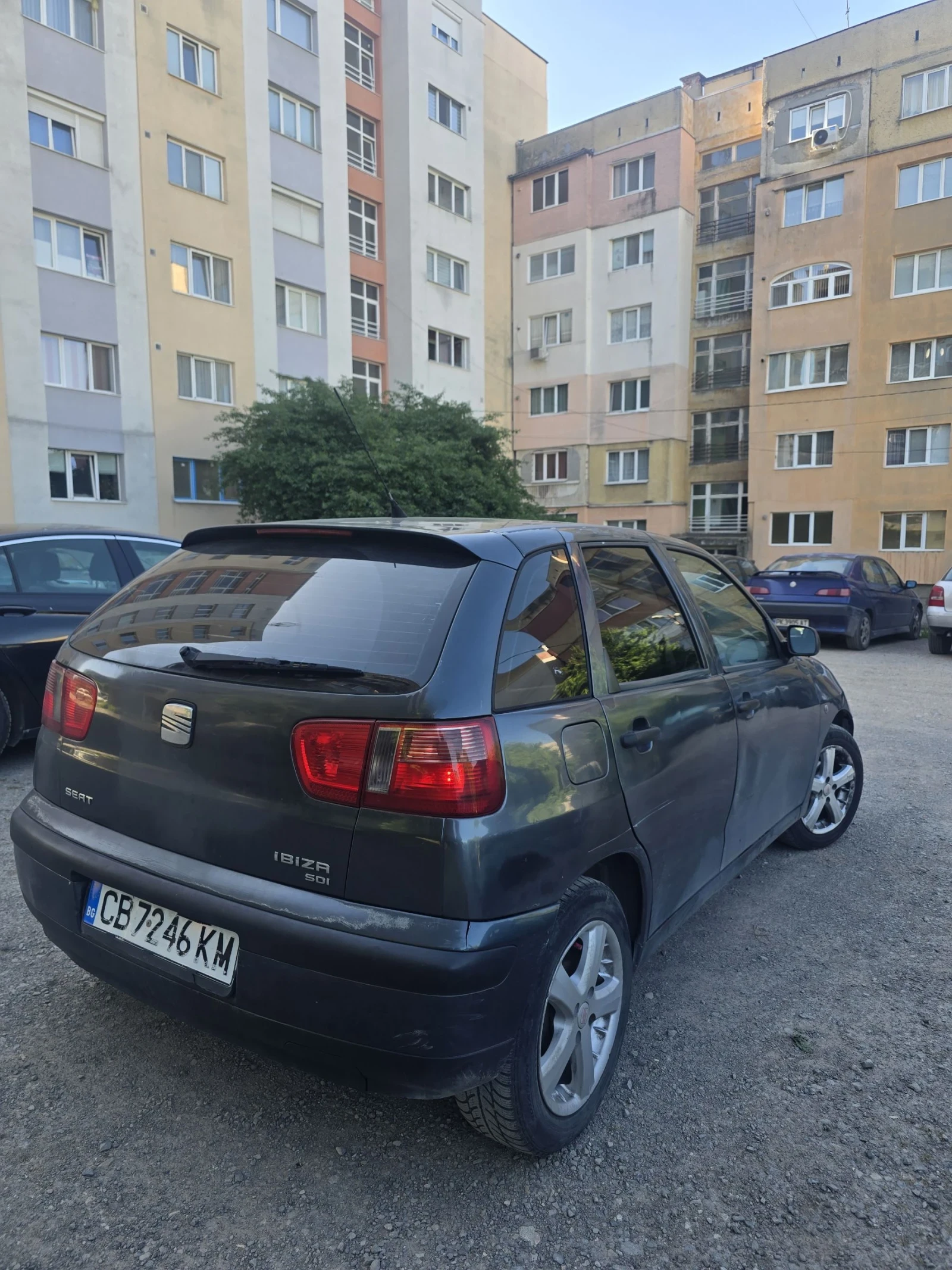 Seat Ibiza 1.9 sdi, снимка 5 - Автомобили и джипове - 54718016