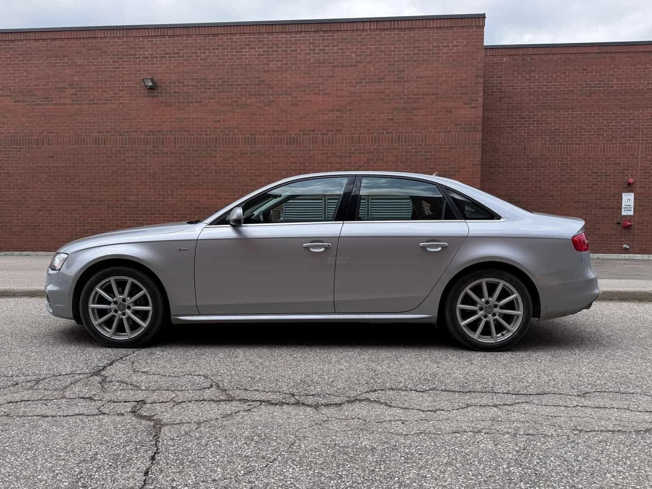 Audi A4 | Progressiv plus | ПОДГРЕВ | ШИБИДАХ  | CARFAX | , снимка 2 - Автомобили и джипове - 54877951