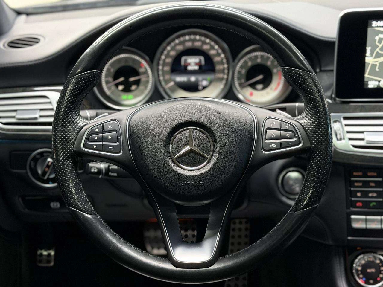 Mercedes-Benz CLS 4MATIC| AMG PKG| DISTRONIC+ | HK SOUND| NAV| 360CA, снимка 9 - Автомобили и джипове - 55336576