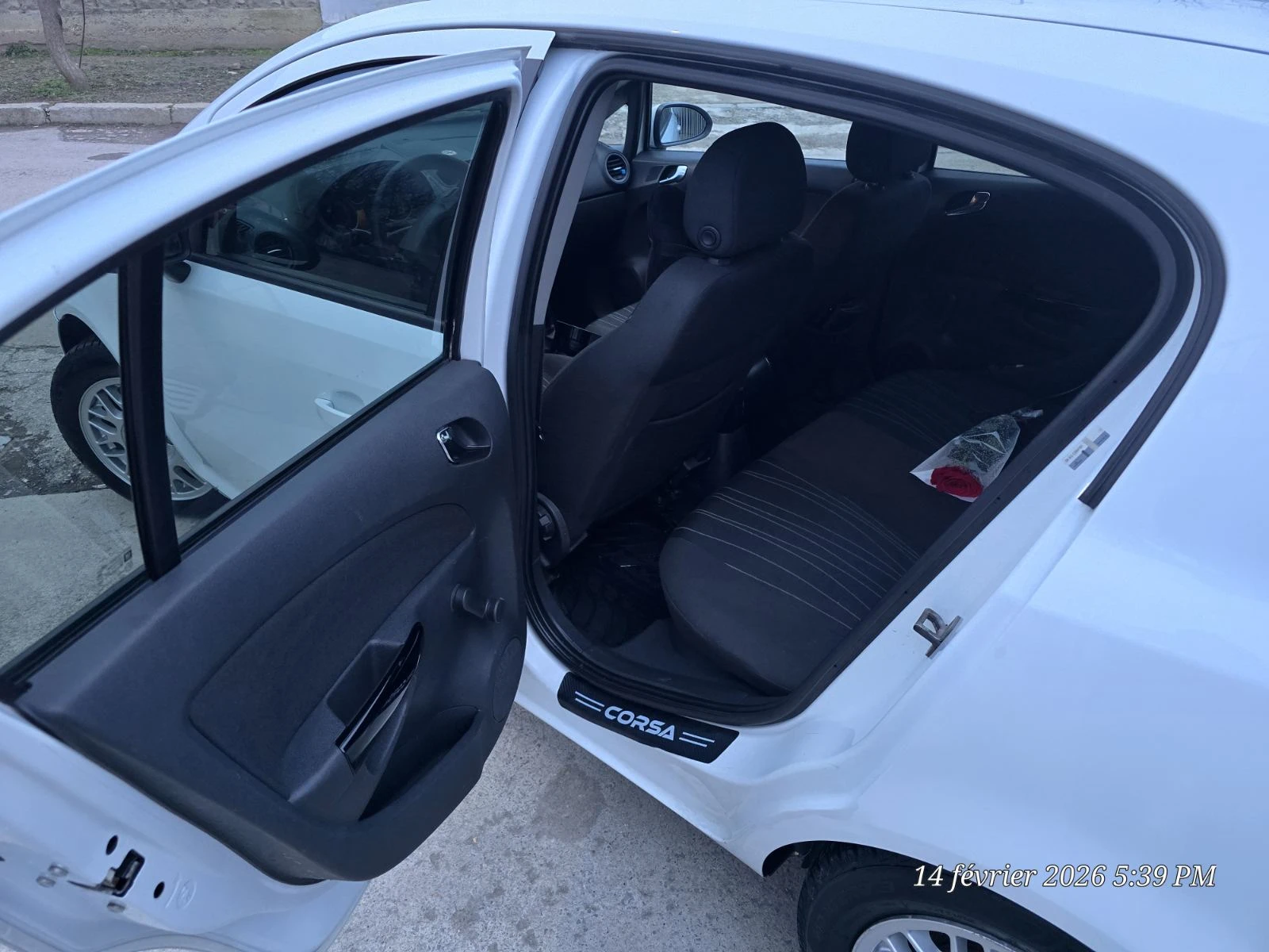 Opel Corsa 1.3 75 к.с, снимка 8 - Автомобили и джипове - 55359495