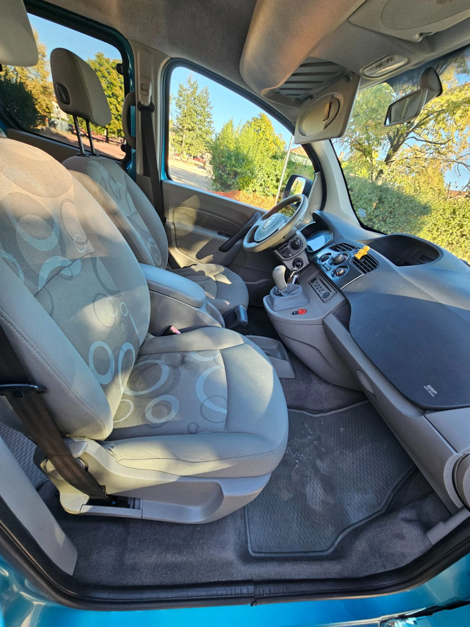 Renault Kangoo, снимка 16 - Автомобили и джипове - 55992974