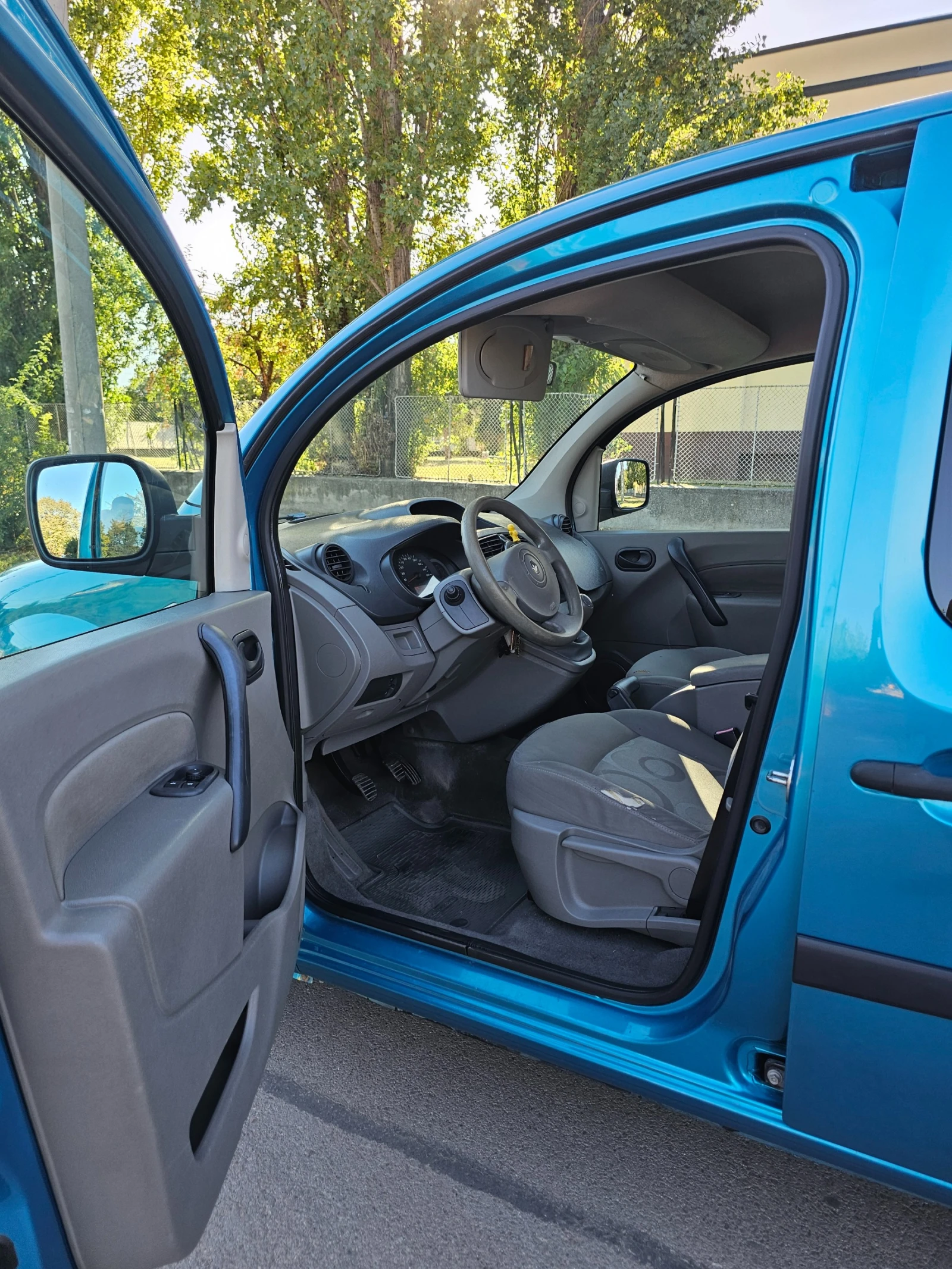 Renault Kangoo, снимка 9 - Автомобили и джипове - 55992974