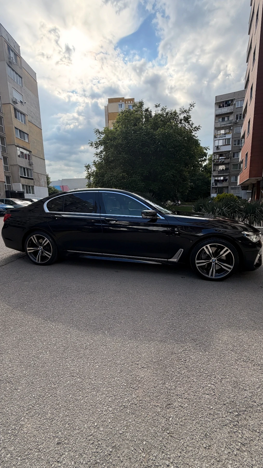 BMW 750 БМВ с пълна сервизна история, снимка 3 - Автомобили и джипове - 56164781