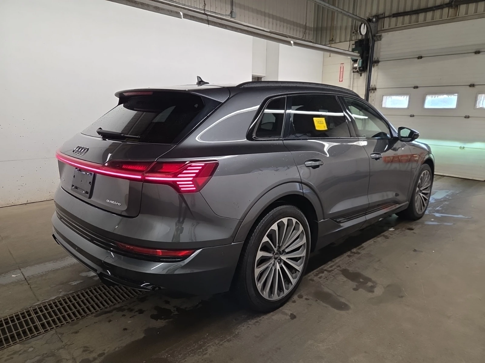 Audi E-Tron TECHNIK, снимка 3 - Автомобили и джипове - 56454674