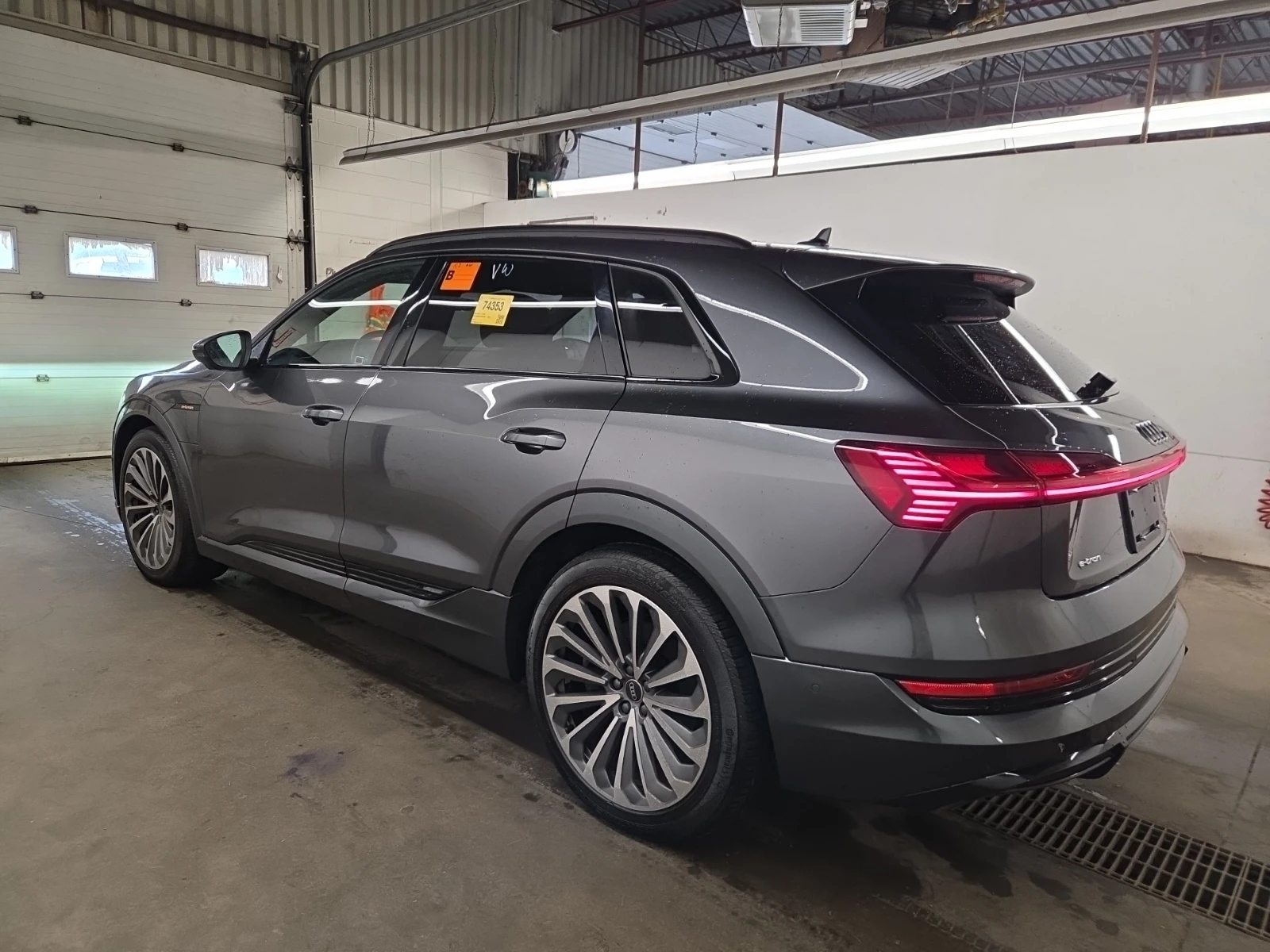 Audi E-Tron TECHNIK, снимка 4 - Автомобили и джипове - 56454674