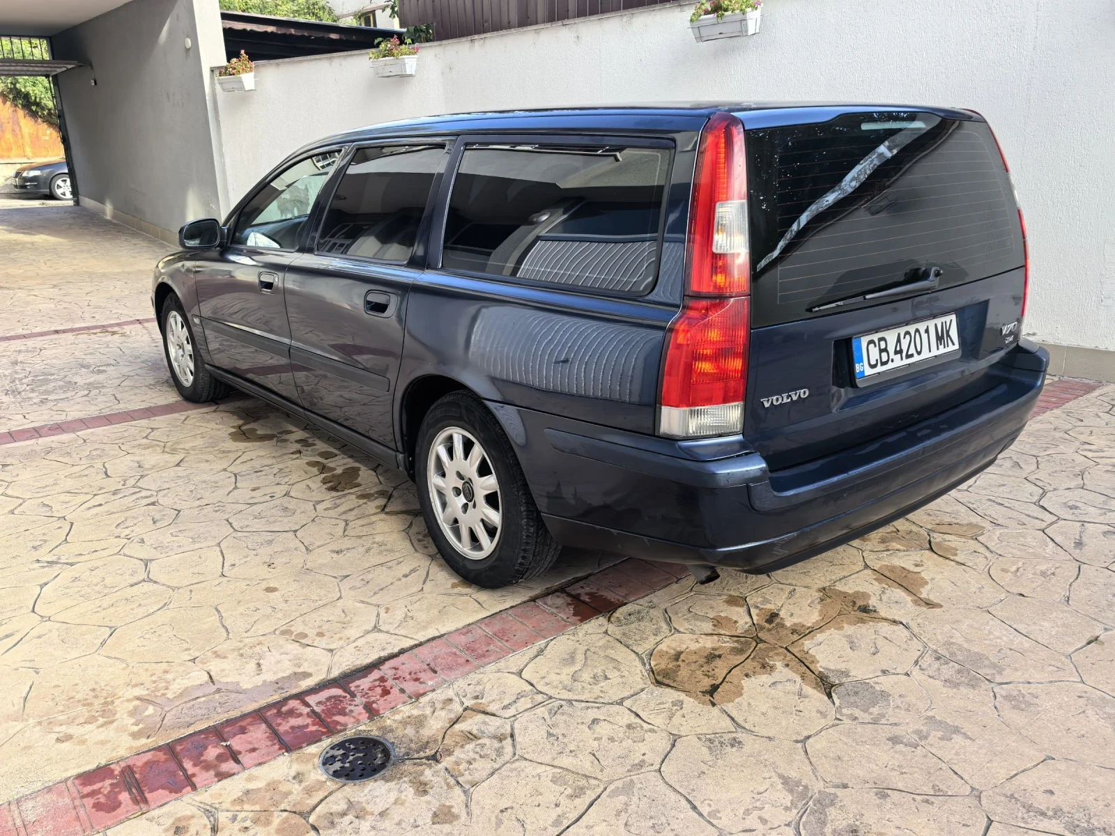 Volvo V70 2.4 Gas, снимка 5 - Автомобили и джипове - 56648586